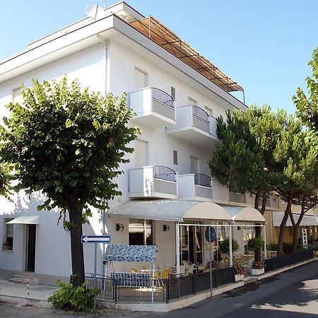 Hotel Lora Rimini Eksteriør bilde